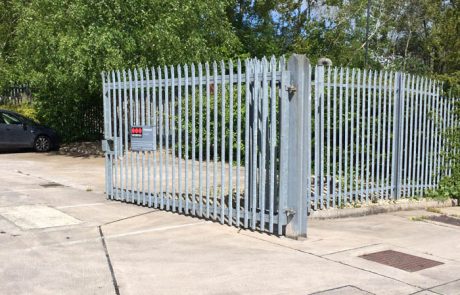 aluminium commercial gates with palisades