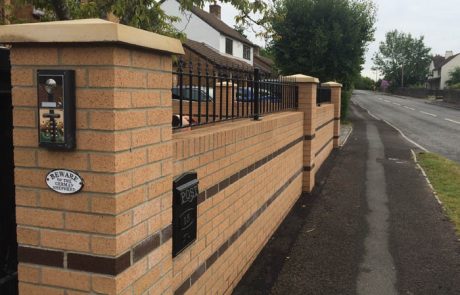 ‘The Westbury’ – Steel Decorative Straight Top Automatic Gate with Intercom Bristol