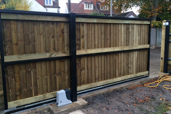 Wooden Flat Top Electric Gates Somerset