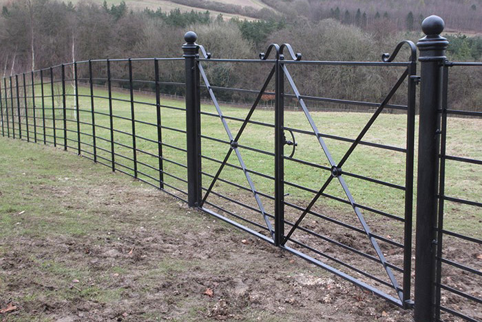 metal gates and fencing for garden
