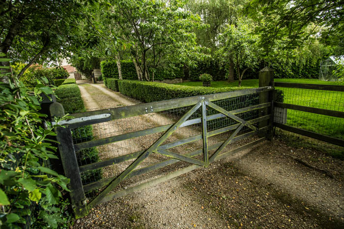 automate an existing wooden driveway gate company in Bristol