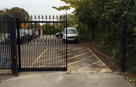 Steel Decorative Straight Top Automatic Gate Installers