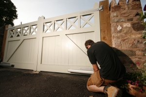 Fitting a wooden open flat top electric driveway gate