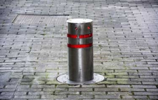 automatic vehicle security bollards